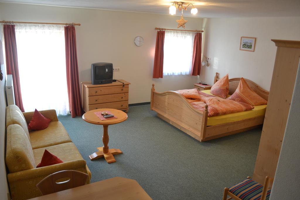 Pfannelerhof Leutasch Room photo